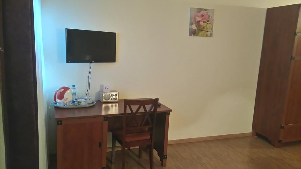 Karczma Biesiadna Bed & Breakfast Dalnia Екстериор снимка
