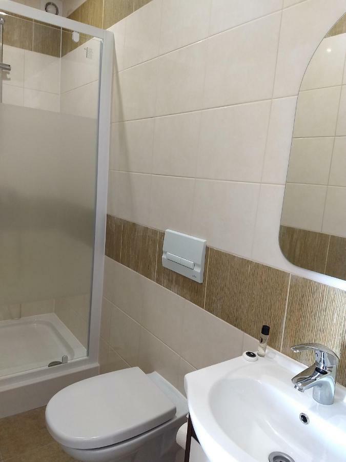 Karczma Biesiadna Bed & Breakfast Dalnia Екстериор снимка