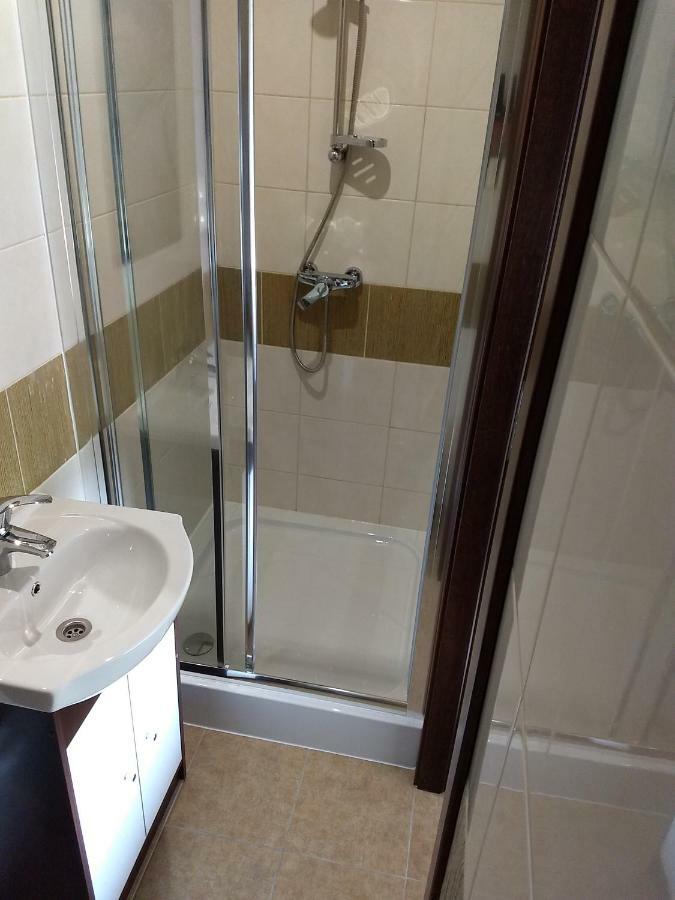 Karczma Biesiadna Bed & Breakfast Dalnia Екстериор снимка