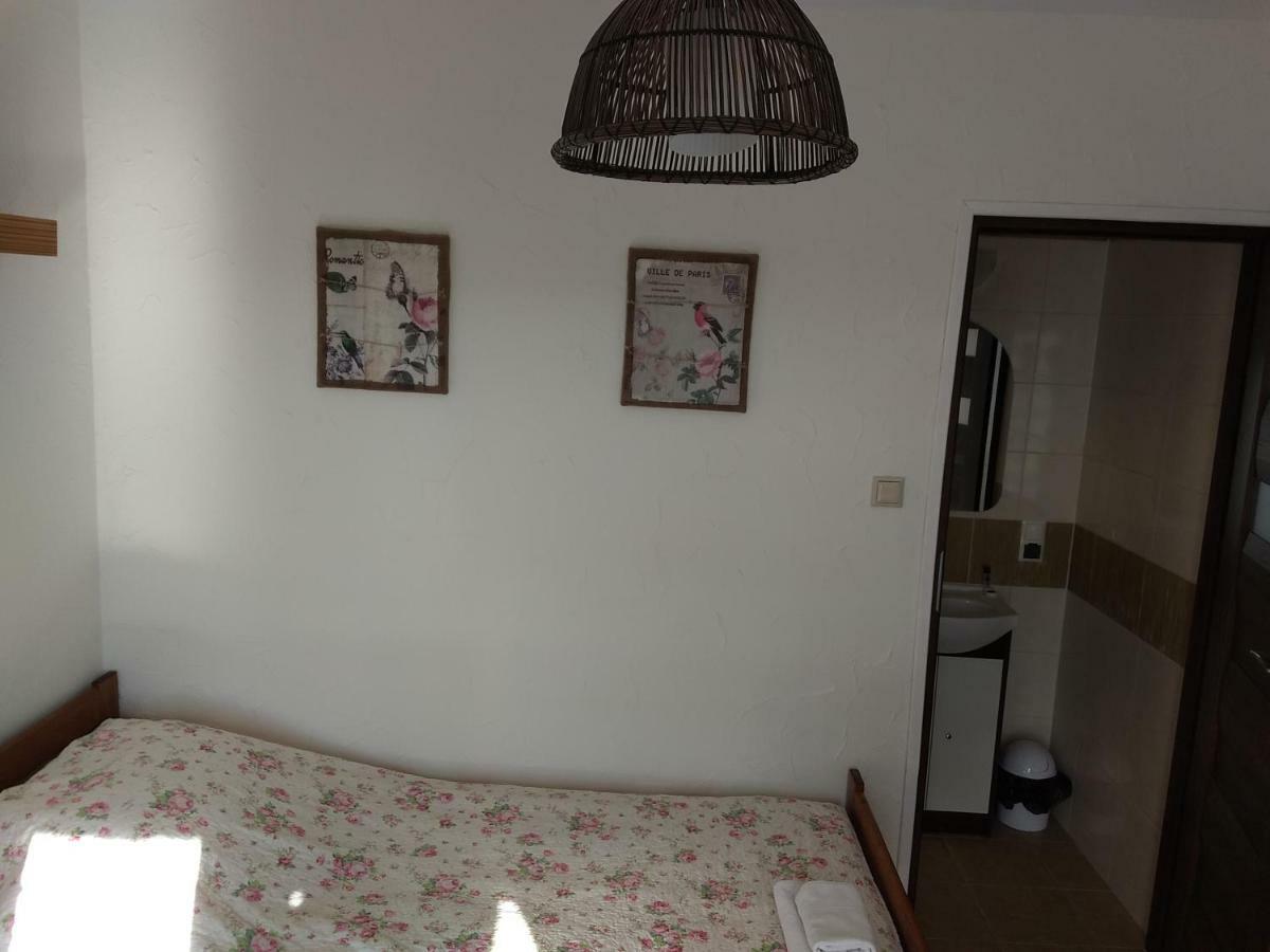 Karczma Biesiadna Bed & Breakfast Dalnia Екстериор снимка