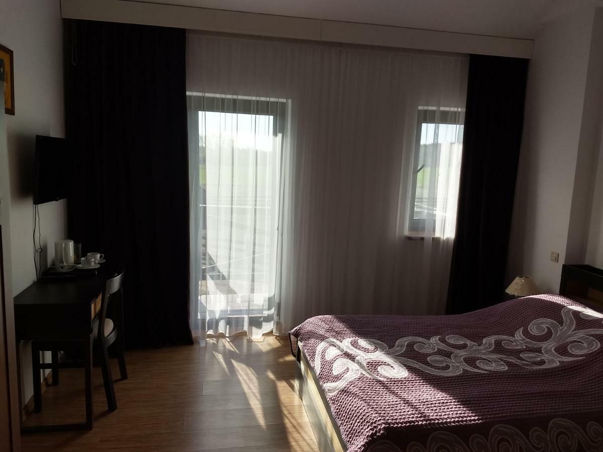 Karczma Biesiadna Bed & Breakfast Dalnia Екстериор снимка