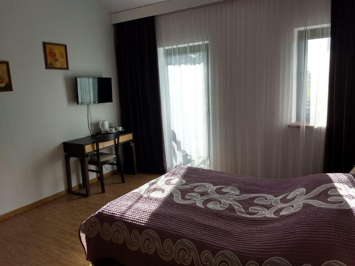 Karczma Biesiadna Bed & Breakfast Dalnia Екстериор снимка