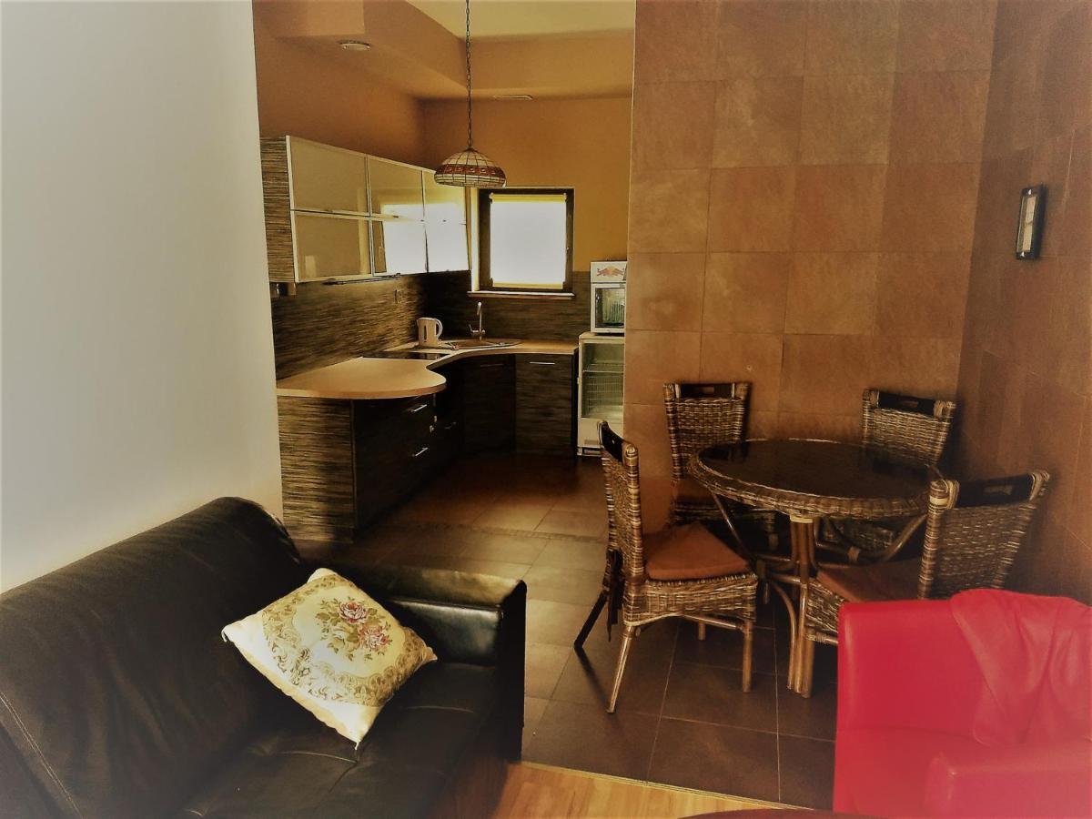 Karczma Biesiadna Bed & Breakfast Dalnia Екстериор снимка